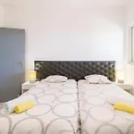 别墅 Palm Grande - Huge House 7 Bedroom Sleeps 31 Heat Pool Jacuzzi Sauna Pool Table T Tennis 培拉