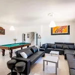 Villa Palm Grande - Huge House 7 Bedroom Sleeps 31 Heat Pool Jacuzzi Sauna Pool Table T Tennis Pêra